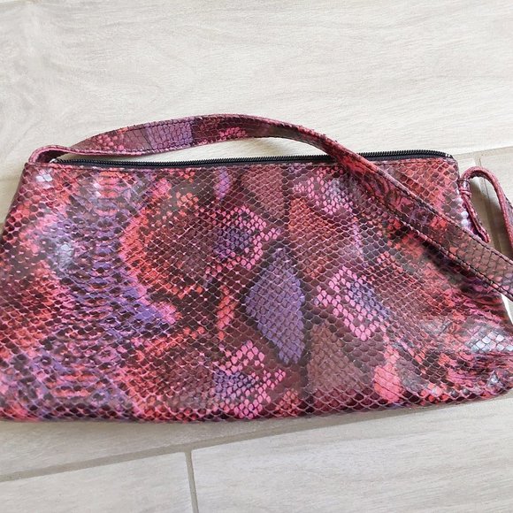 BCBG Maxazria Multi Pink Italian Leather Snakeskin Handbag. Size 6x11 - Picture 5 of 6
